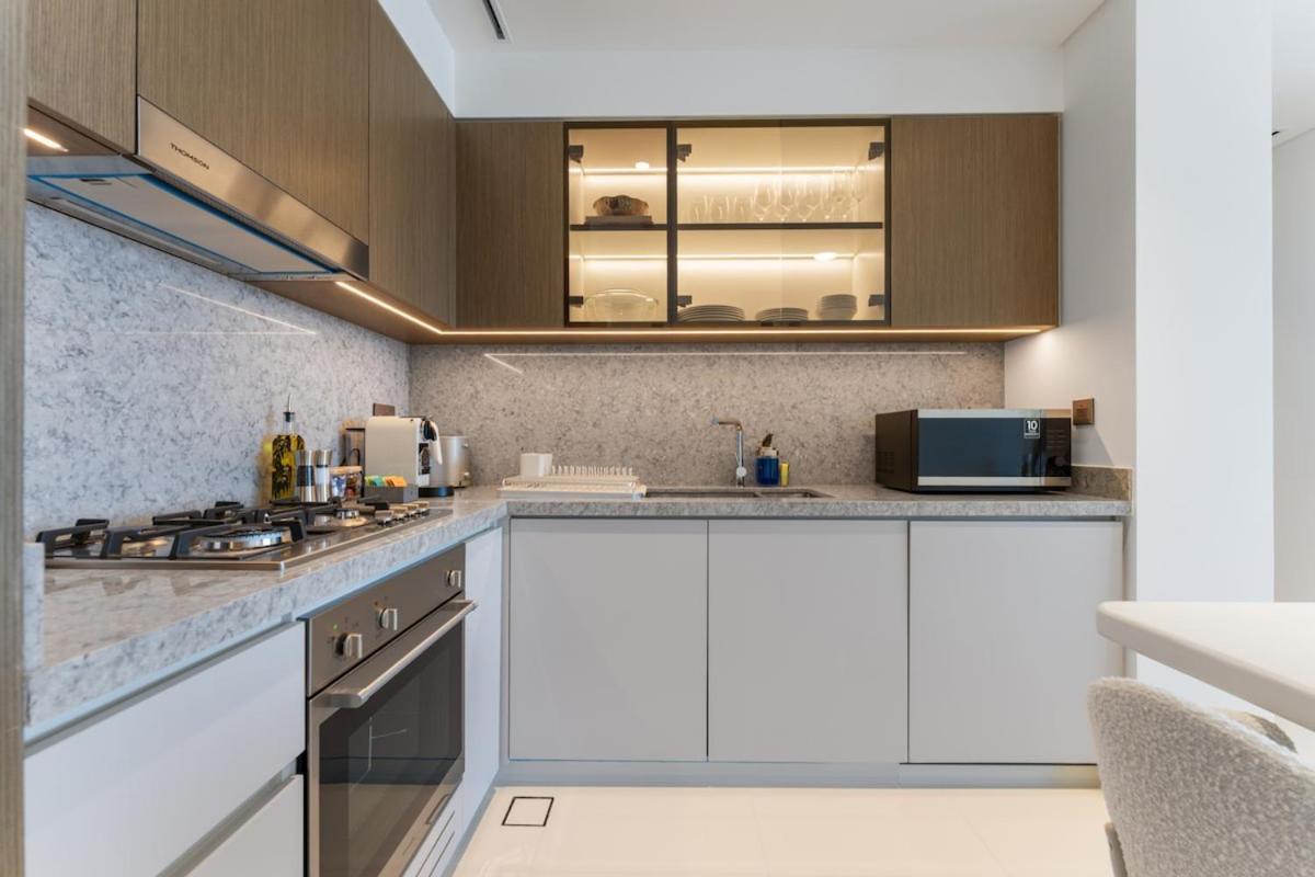 Designer 2-br - Sea View - Grand Bleu By Elie Saab Apartment
